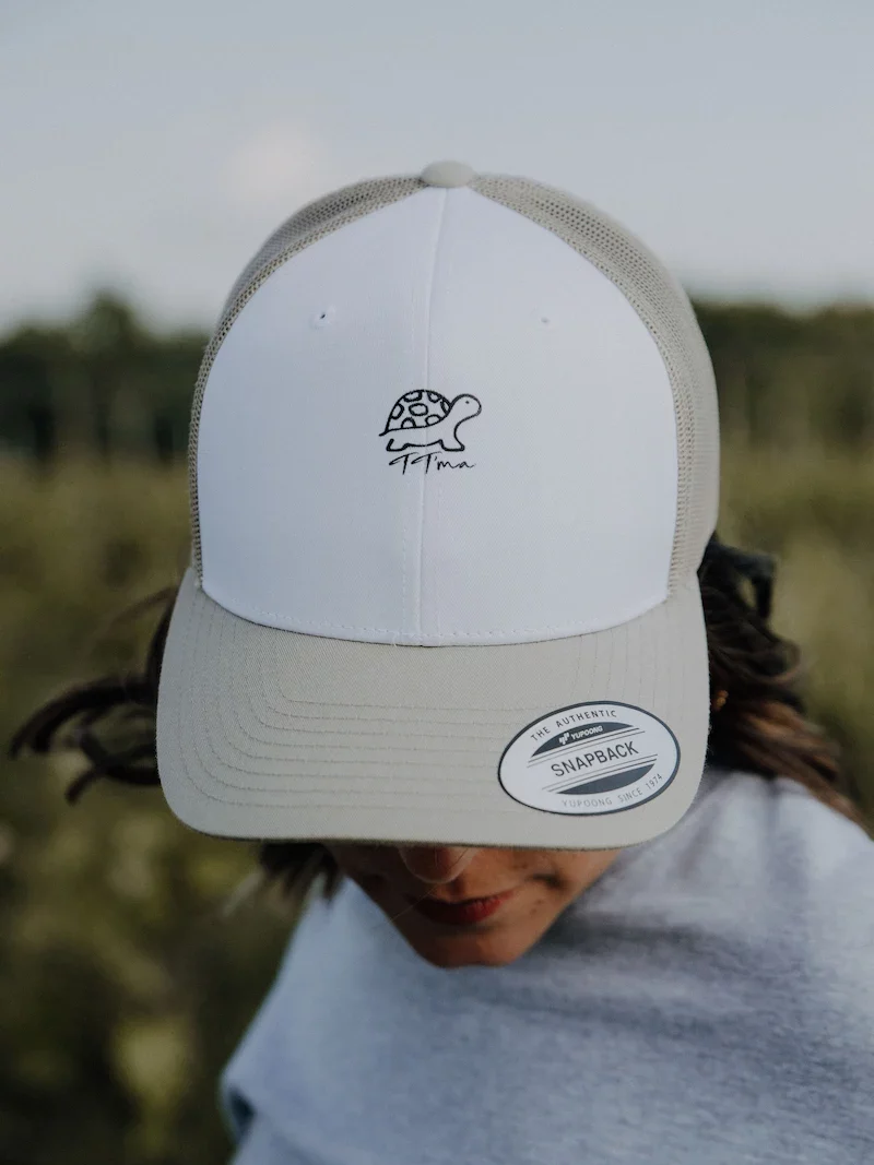 Casquette Argent TT'MA portée