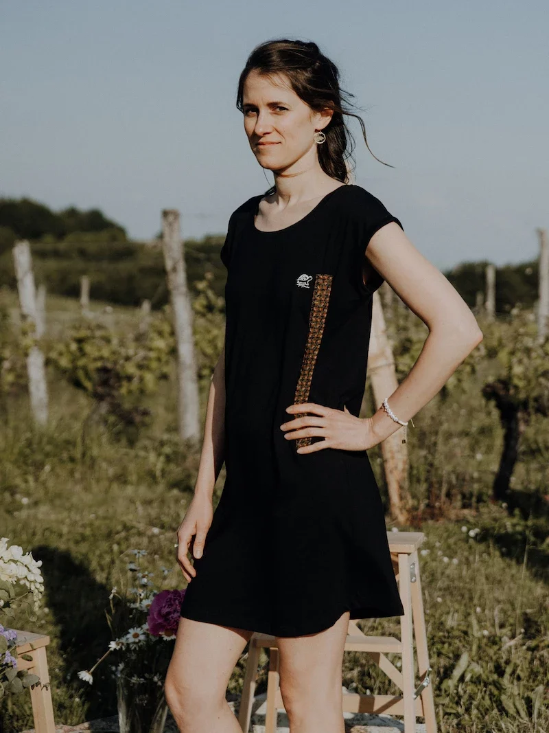 Robe / T-shirt pour allaitement couleur noire