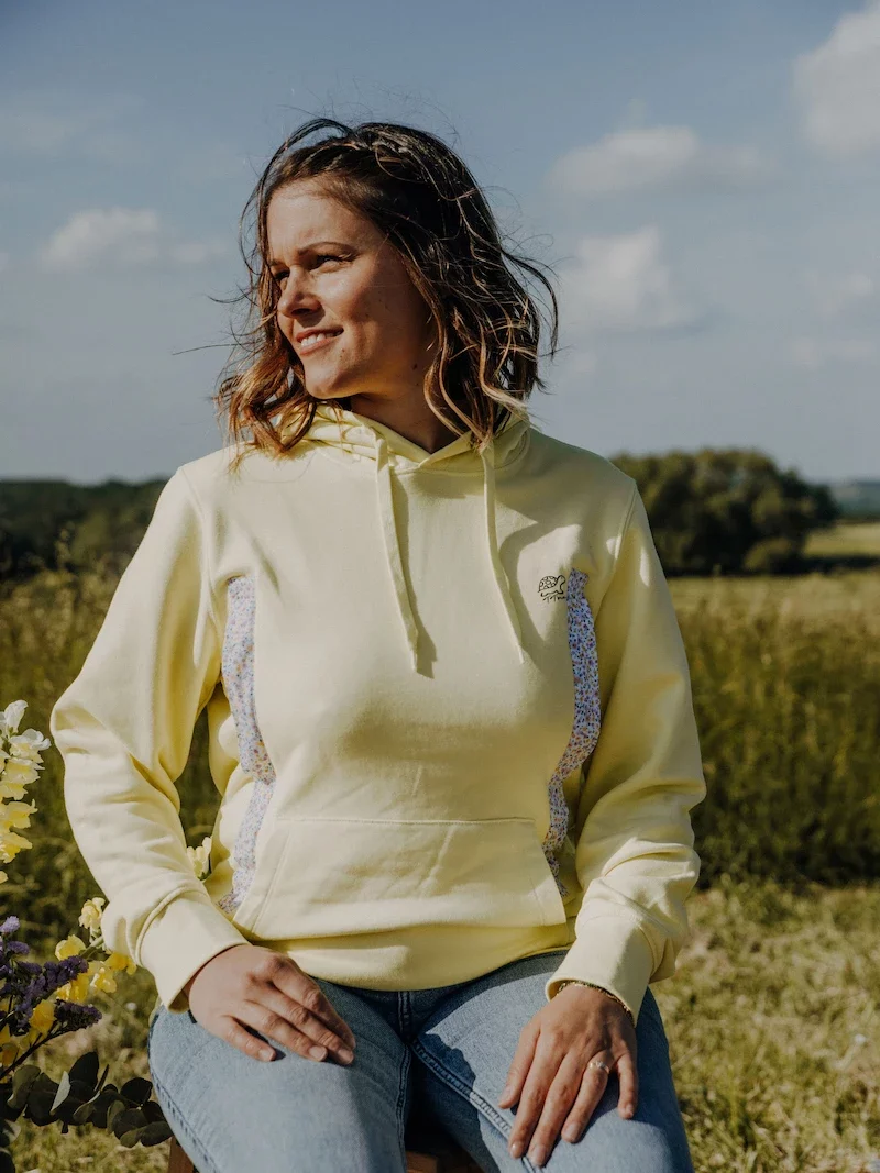 Sweat TT'MA jaune vue de face
